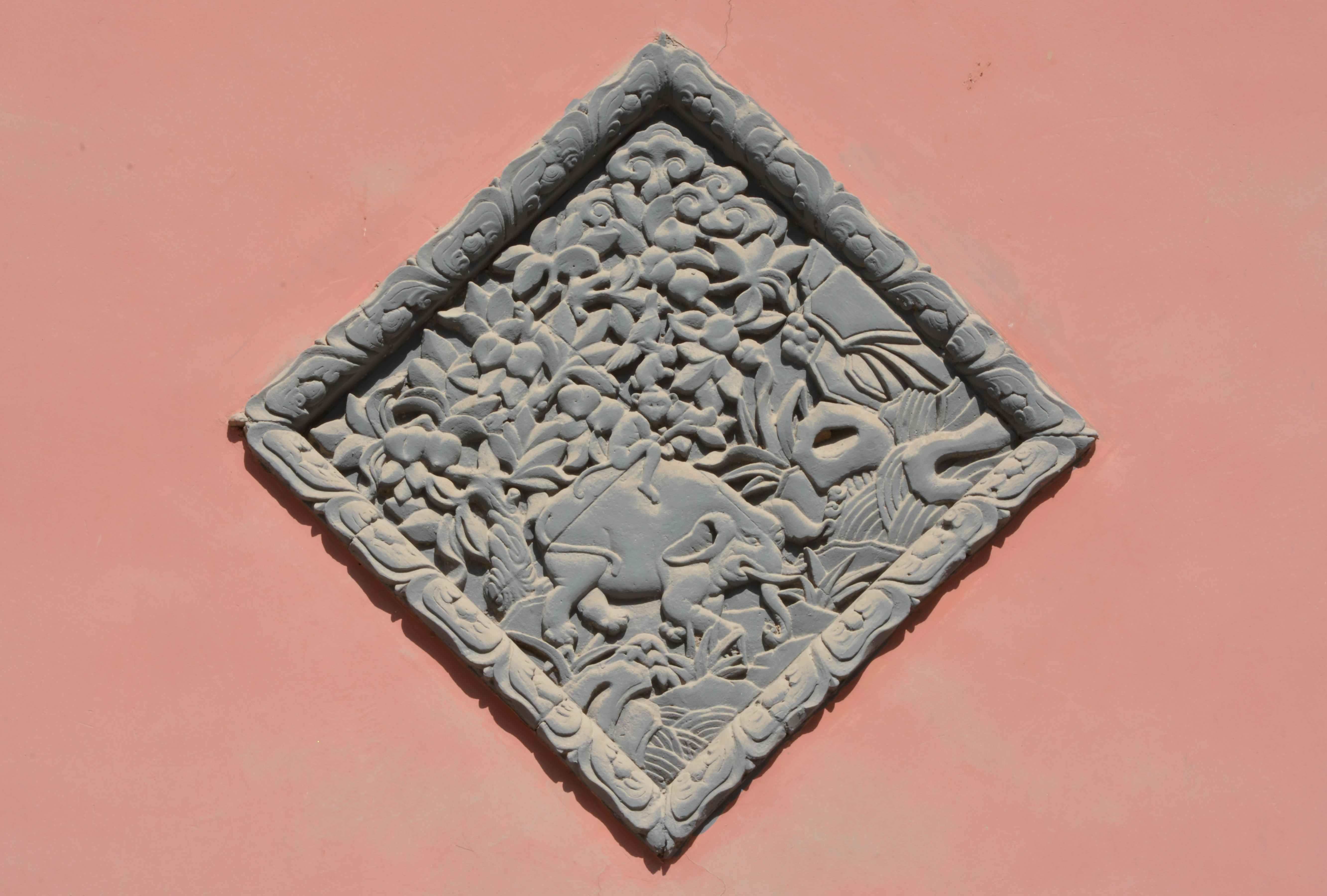 塔尔寺墙壁的雕饰